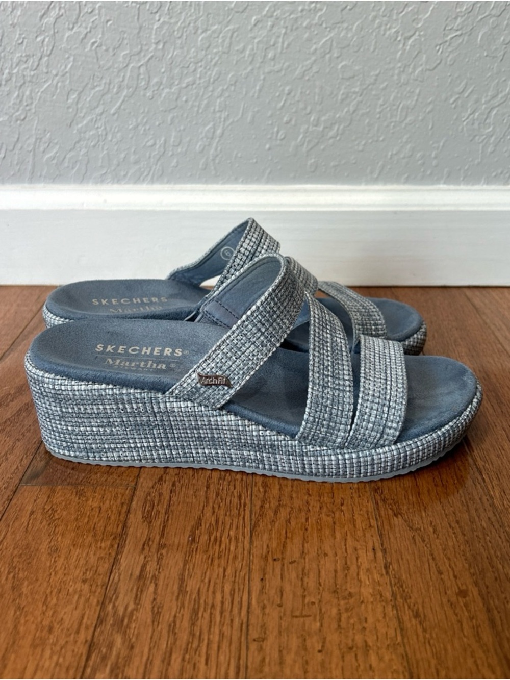 Skechers Martha Stewart Beverlee Wedges Sandals Arch Fit Women’s Size 6 Blue - Picture 5 of 10